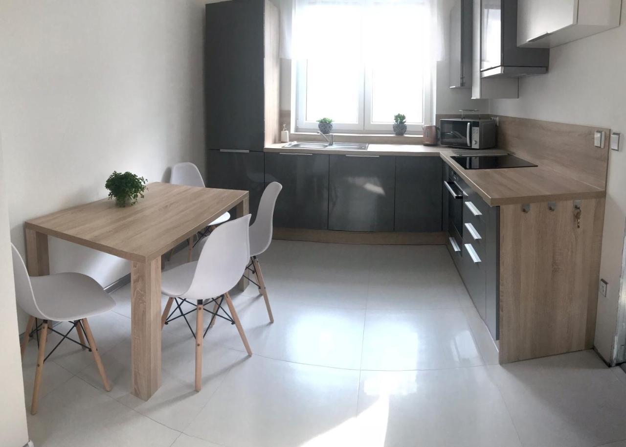 U Cepicku Lägenhet Nymburk Exteriör bild